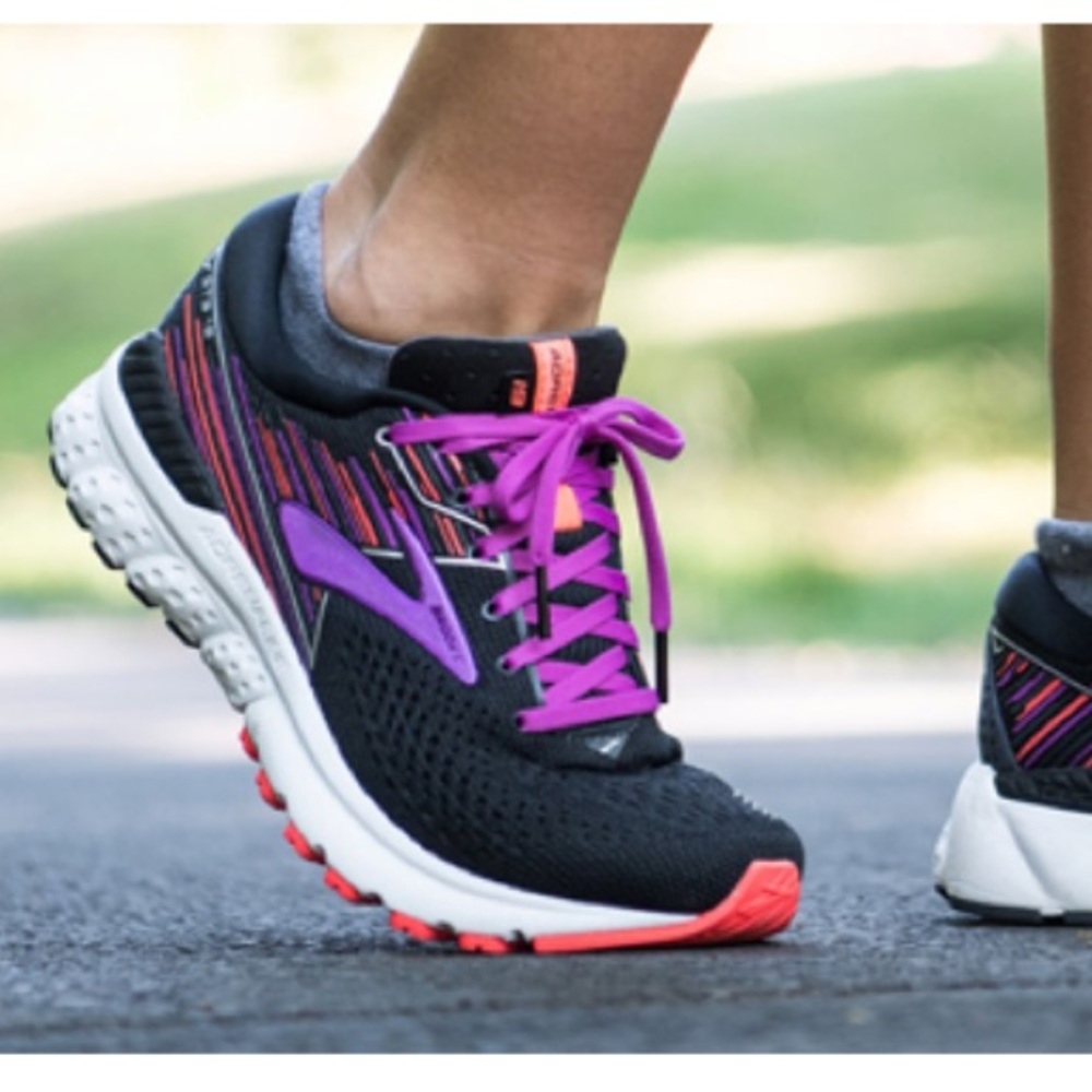 Brooks Adrenaline GTS 19 Running Shoes Size 8.5 Black/Purple/Coral
